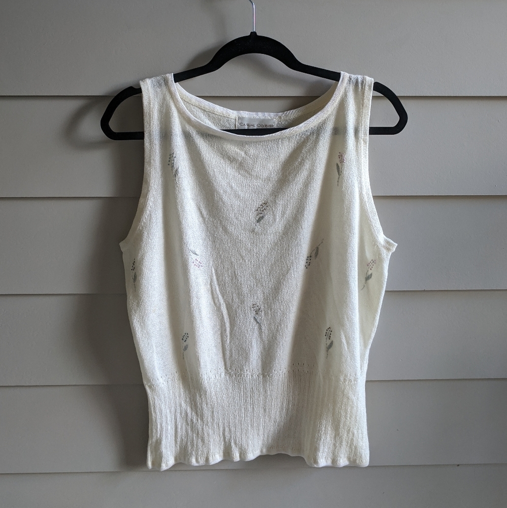 Cottagecore sleeveless top with floral embroidery